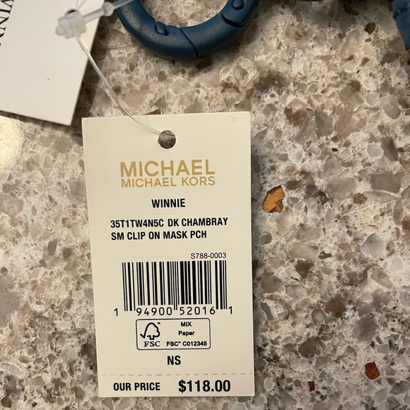 NWT Michael Kors small clip on pouch - Picture 3 of 3